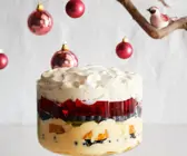 Trifle mit Früchten