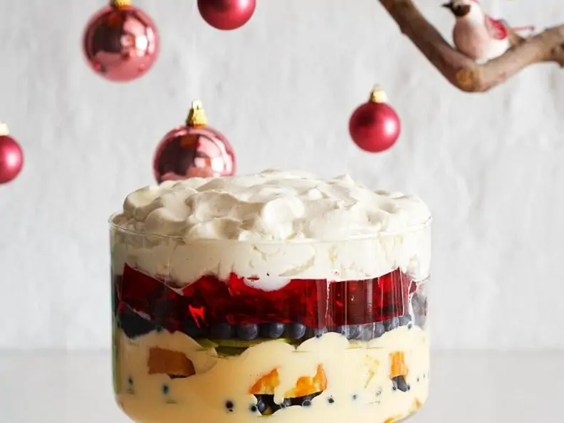 Trifle mit Früchten