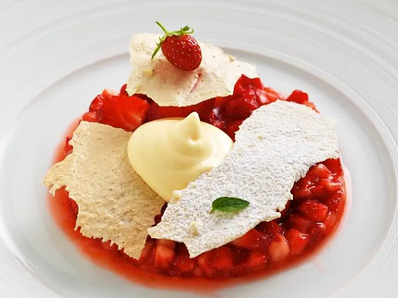 Zabaione mit Erdbeeren
