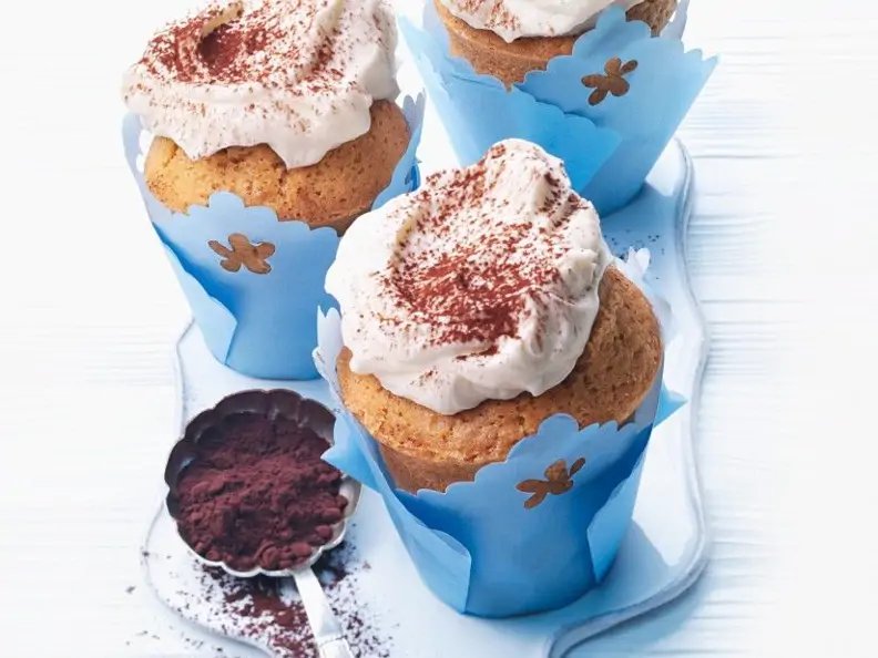 Muffins mit Schlagsahne
