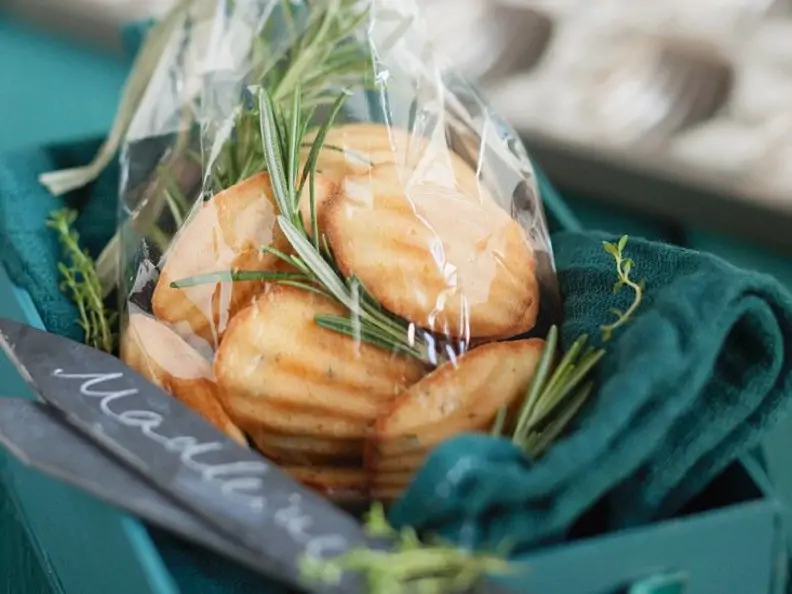 Kräuter-Madeleines