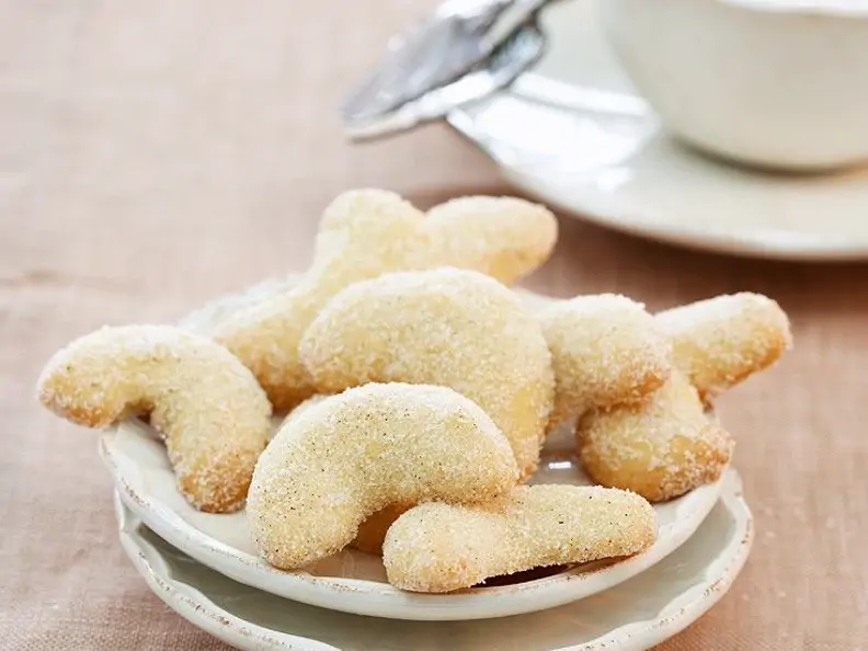 Vanillekipferl mit Haselnüssen