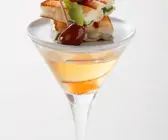 Martini mit Käsehäppchen