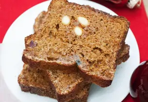 Gewürzkuchen mit Mandeln