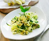 Zucchininudeln mit Pilzen