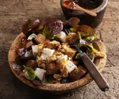 Brot-Käsesalat