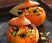 Kürbis mit Couscous-Füllung