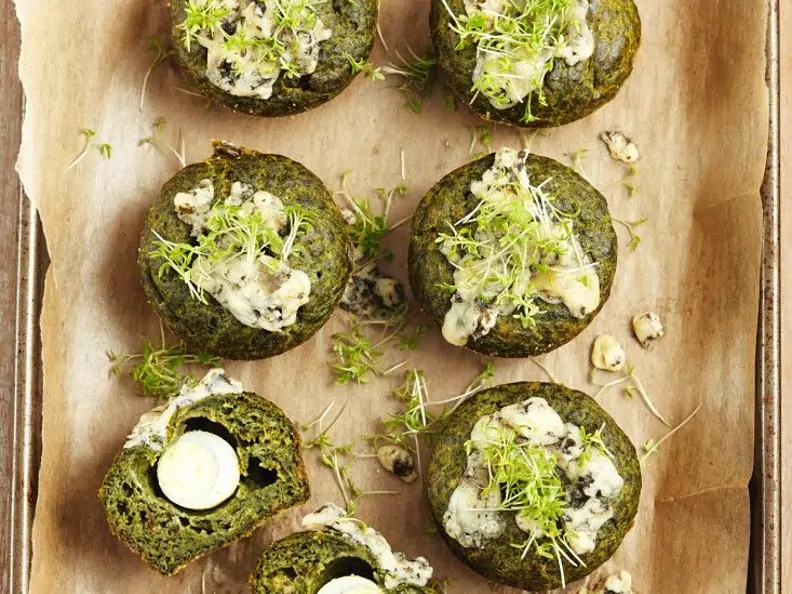 Pikante Muffins mit Spinat