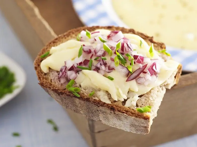 Kochkäse mit Brot
