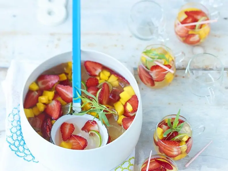 Erdbeer-Mango-Bowle