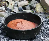 Schokokuchen über dem Feuer gebacken
