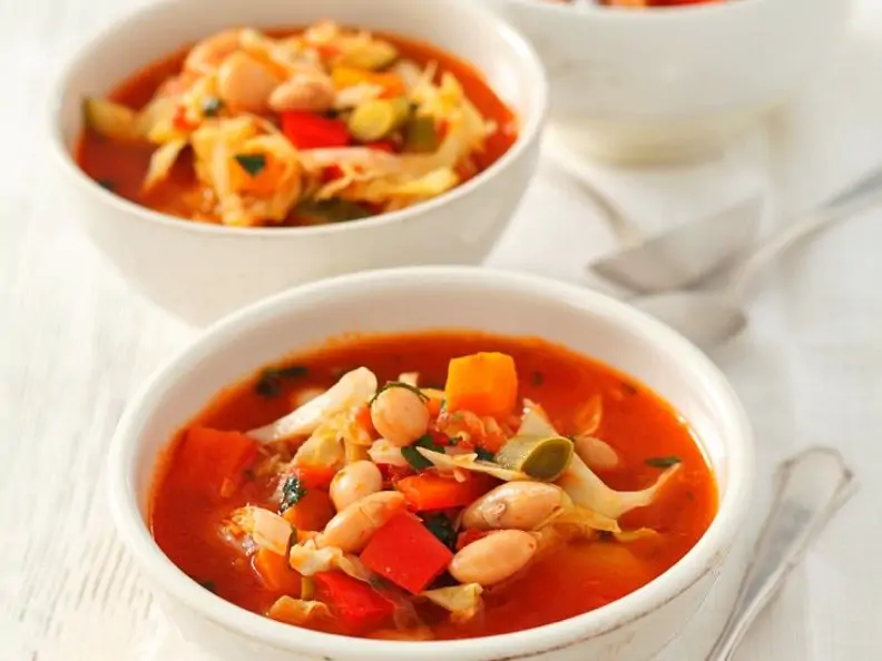Fruchtige vegane Minestrone