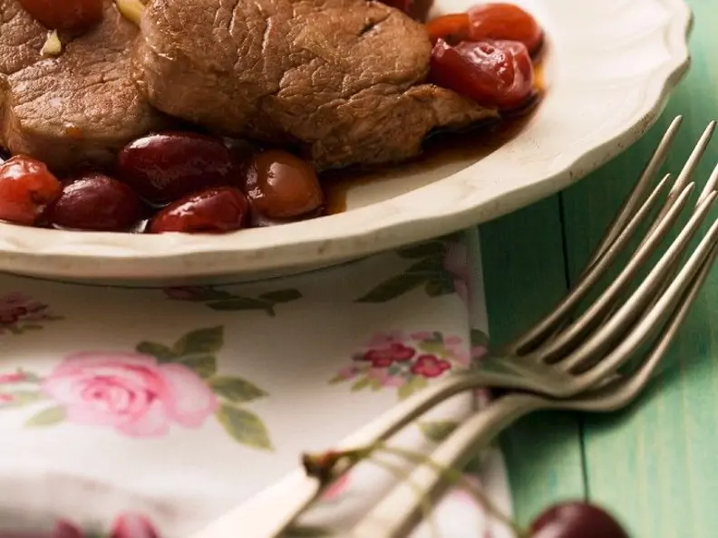 Rinderfilet mit Kirschen