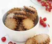 Vollkornplätzchen mit Chia-Marmelade