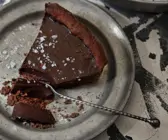 Feiner Schokoladenkuchen mit Mürbeteig