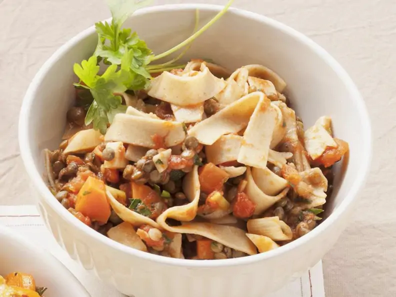 Vollkornpasta mit Linsen