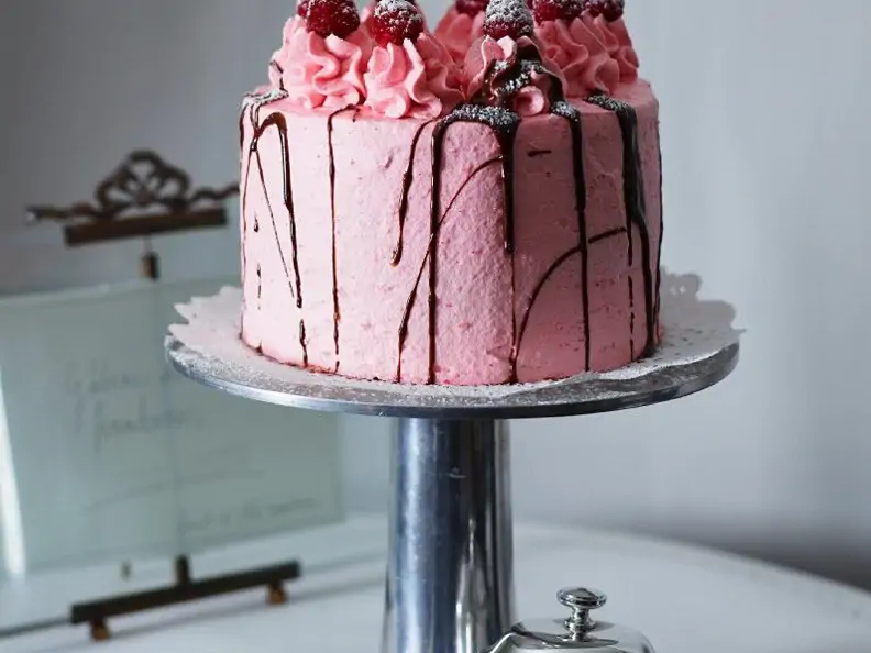 Kleine Himbeertorte