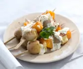 Vegetarische Grillspieße mit Halloumi