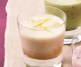 Orangendrink mit Joghurt