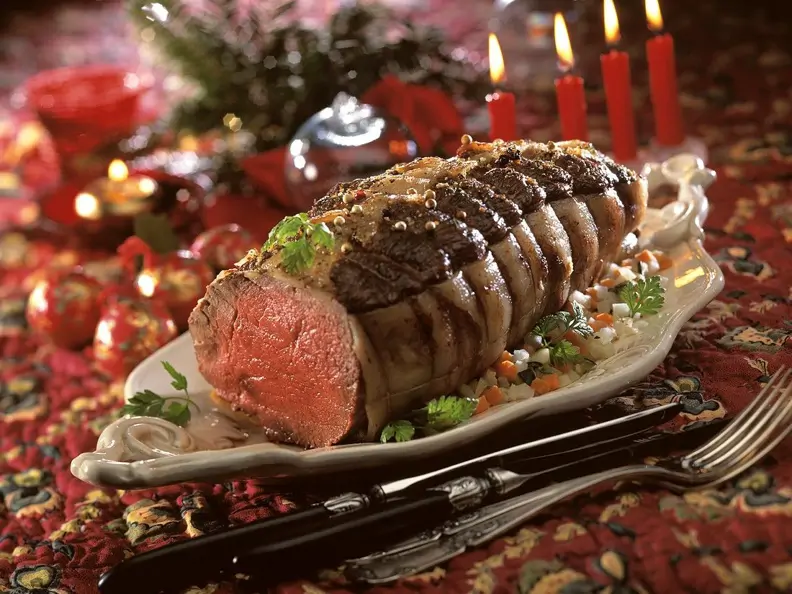 Gebratenes Rinderfilet im Speckmantel