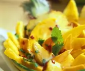 Obstsalat mit exotischen Früchten