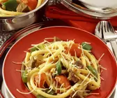 Gemüsenudeln mit Rindfleisch