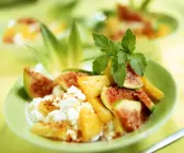 Frischkäse mit Früchten