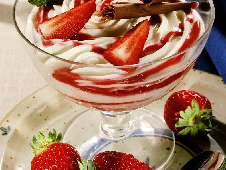 Sahnequark mit Erdbeeren