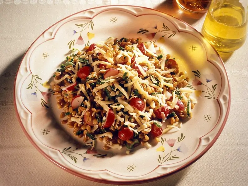Körnersalat mit Gemüse