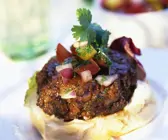 Burger mit Salsa