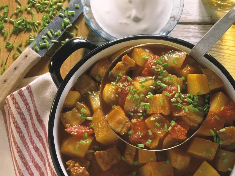 Schweinegulasch