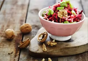 Sellerie-Rotkohlsalat