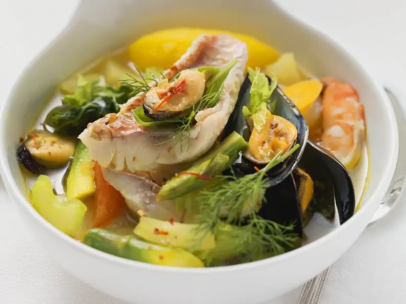 Fischsuppe mit Kurkuma