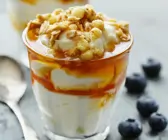 Joghurtcreme mit Haferflocken und Honig
