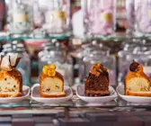 Vier kleine Kastenkuchen