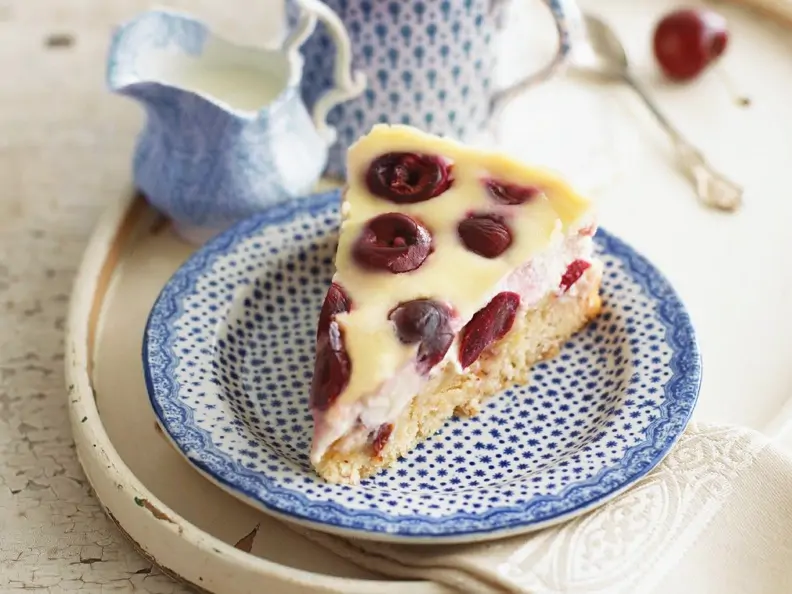 Kirsch-Käsekuchen mit Mandelboden