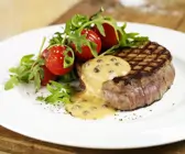Steaks mit grüner Pfeffersauce