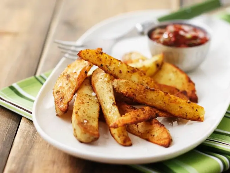 Ofenkartoffeln mit Tomaten-Chilidip