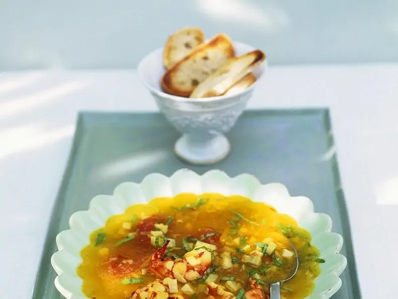 Shrimps-Suppe mit Artischocken