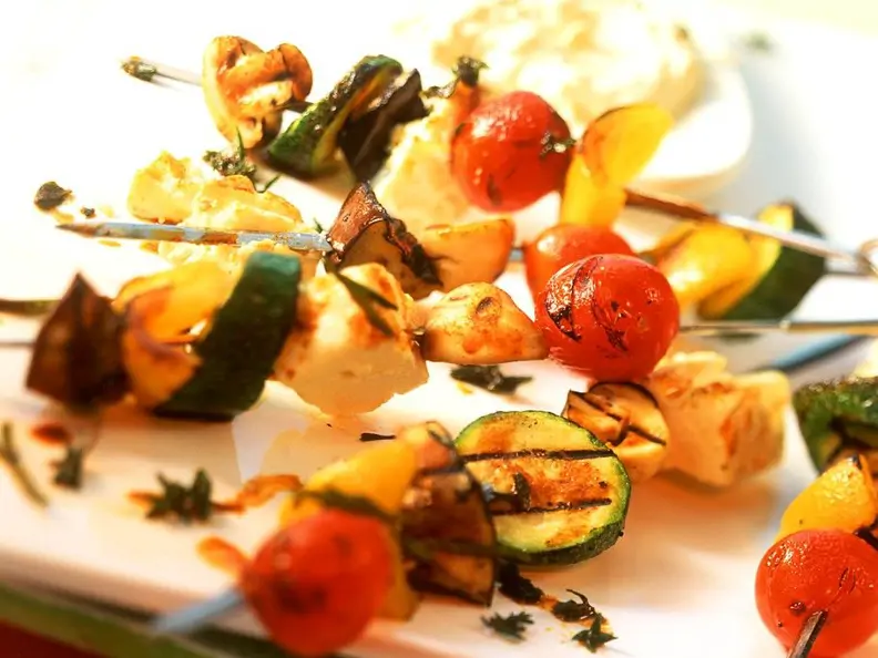 Gemüse-Feta-Grillspieße