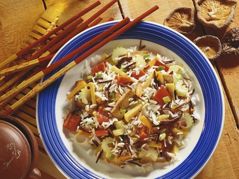 Reispfanne mit Tofu und Pilzen