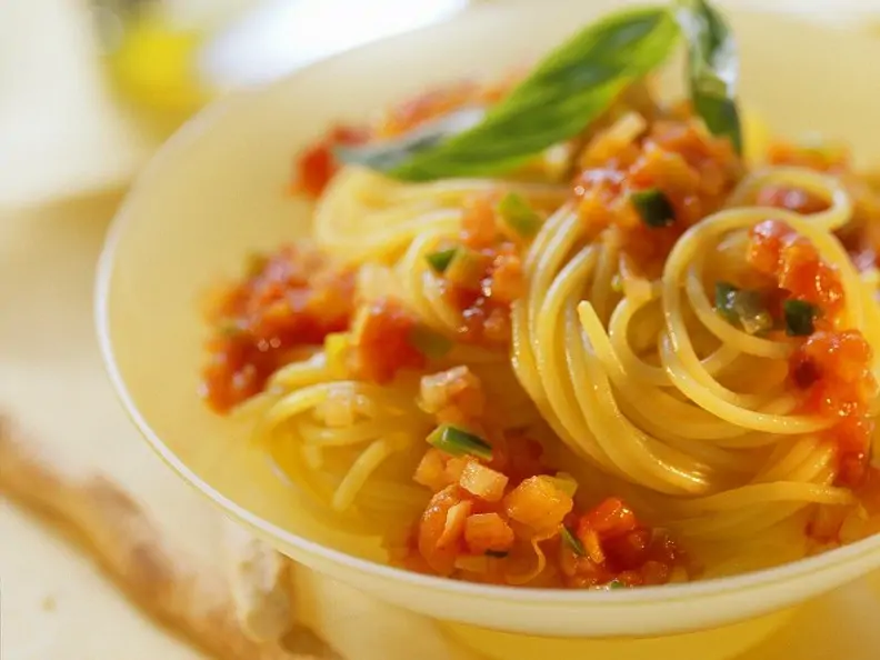Spaghetti mit Gemüsesauce