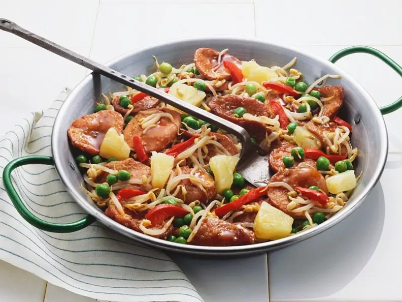 Süß-saure Wurstpfanne