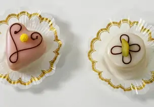 Petit fours