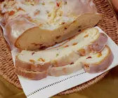 Hefezopf mit Trockenfrüchten