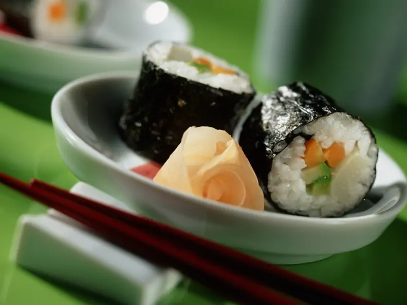 Zucchini-Möhren-Sushi