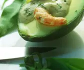 Gefüllte Avocado mit Bärlauch