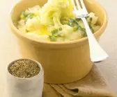 Kartoffelpüree mit Frühlingslauch