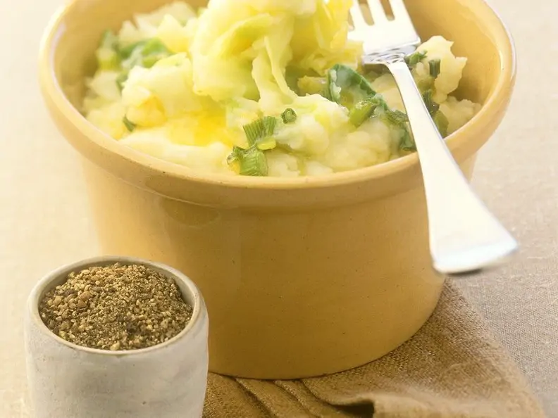 Kartoffelpüree mit Frühlingslauch