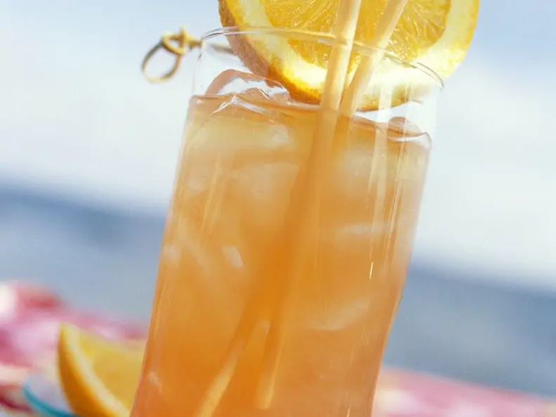 Orangen-Rum-Cocktail